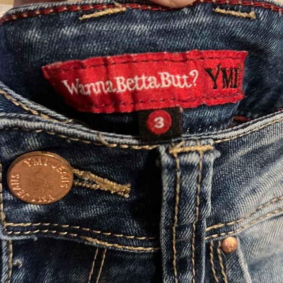 YMI RIPPED JEANS. - Picture 2 of 3